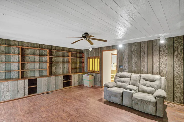 $319,900 | 2202 Eastman Street, Rolling Meadows, IL 60008