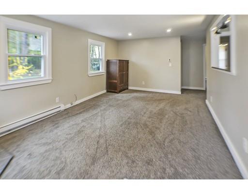 27 Amesbury Road Exeter, NH 03833 - Photo 15 of 19