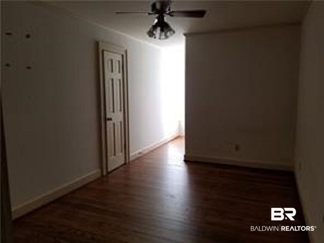 4076 Hillcrest Lane West Mobile, AL 36609 - Photo 7 of 11