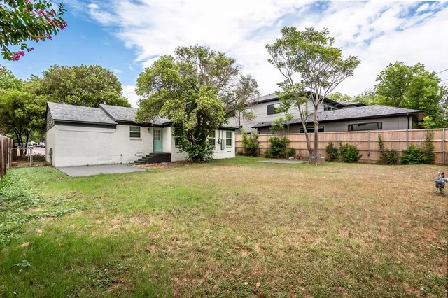 $2,495 | 3928 Valley Ridge Road, Dallas, TX 75220