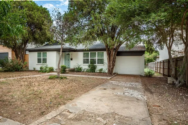 $2,495 | 3928 Valley Ridge Road, Dallas, TX 75220