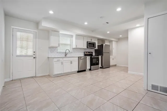 $2,495 | 3928 Valley Ridge Road, Dallas, TX 75220