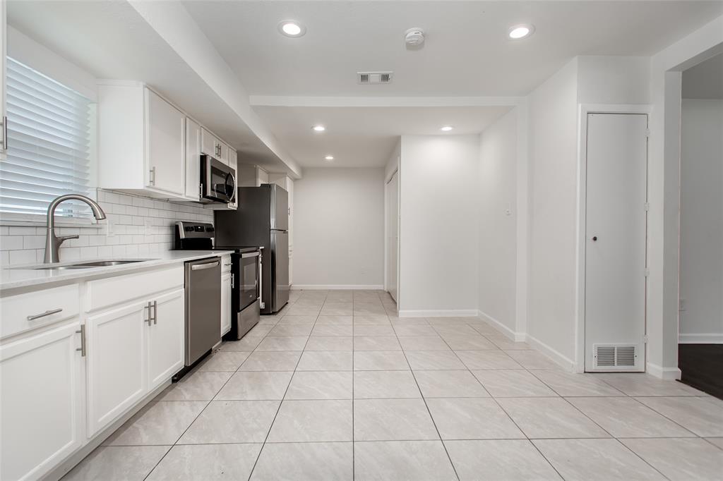 3928 Valley Ridge Road Dallas, TX 75220 - Photo 10 of 28