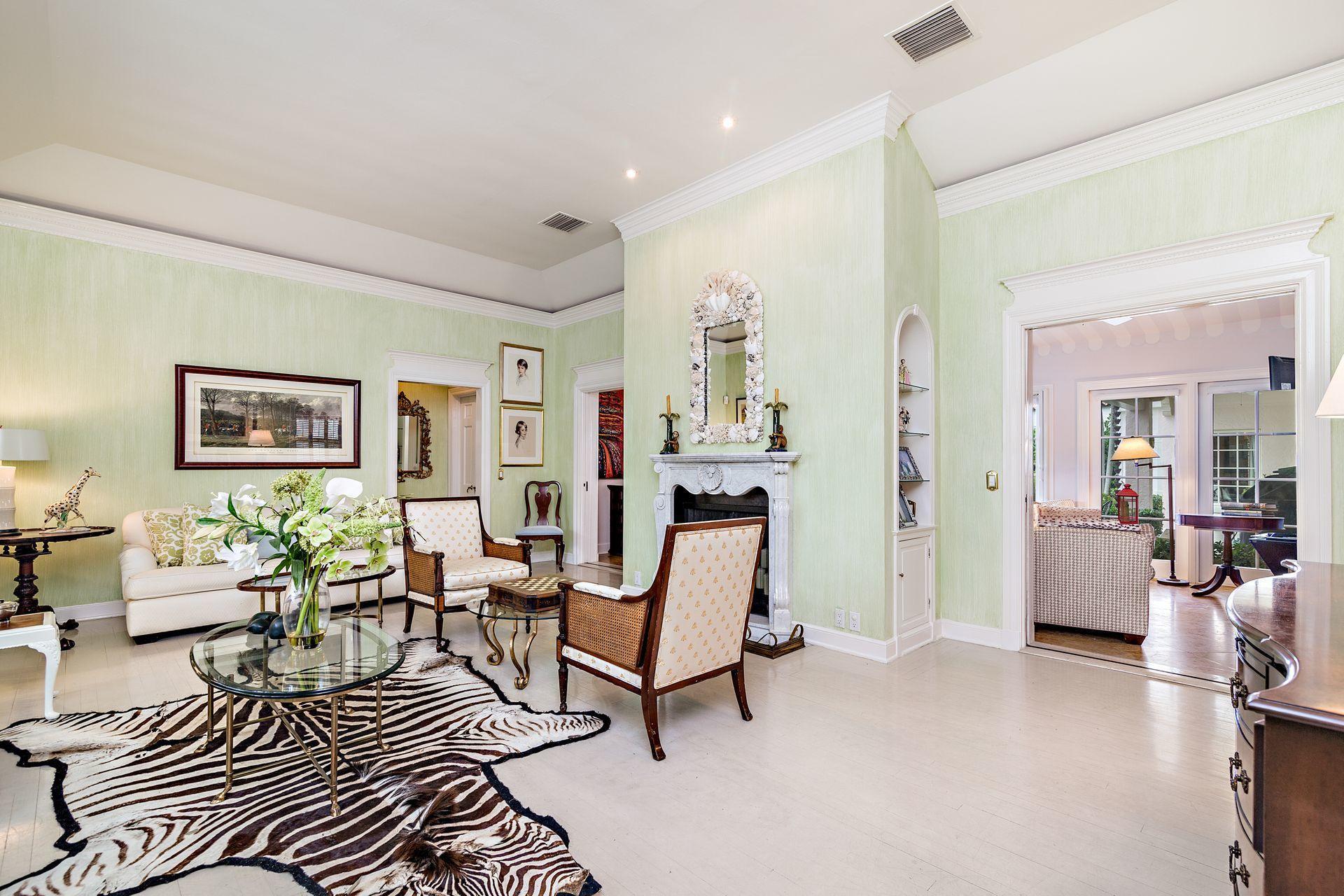 190 Sunset Road West Palm Beach, FL 33401 - Photo 8 of 60 Living Room
