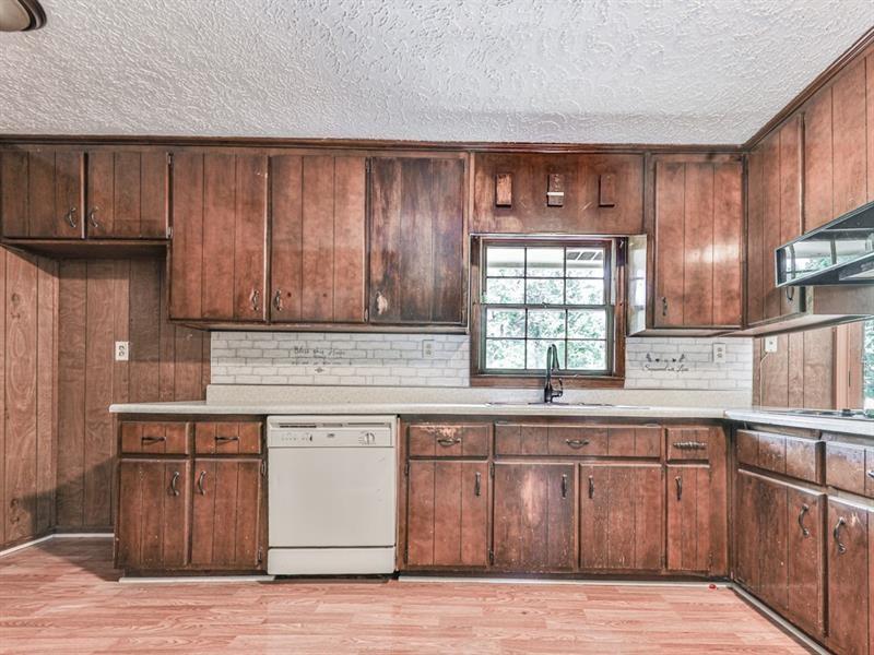 10381 East Cherokee Drive Canton, GA 30115 - Photo 13 of 33