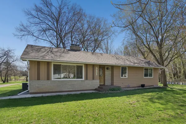 $325,000 | 921 South Meadow Road, Litchfield, MN 55355