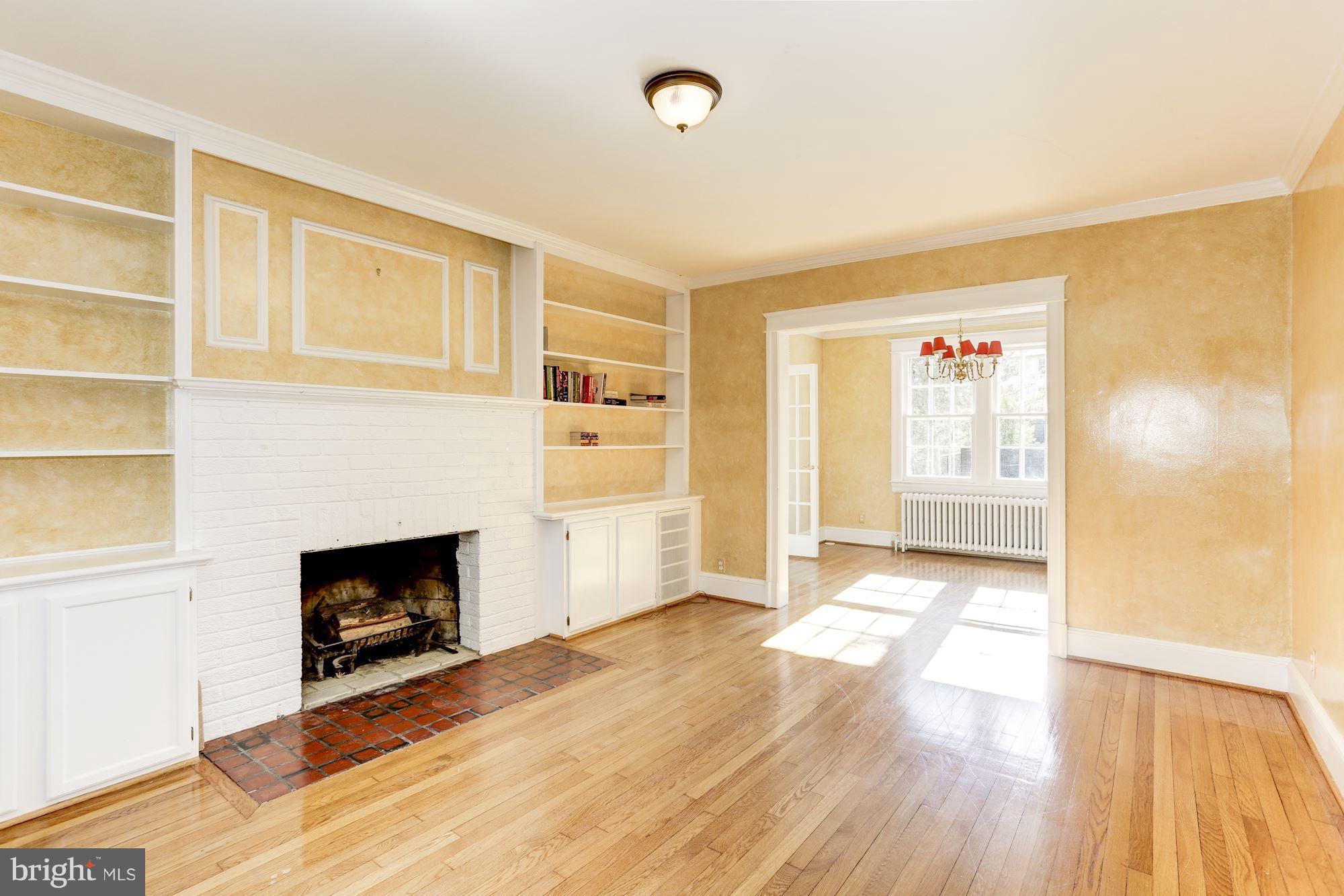 3014 Military Road Northwest Washington, DC 20015 - Photo 3 of 30 Living Room