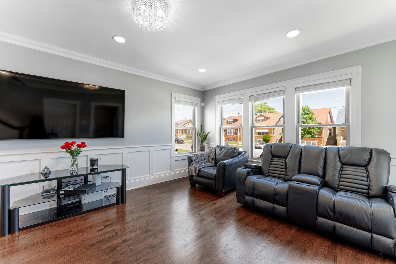 2610 North Major Avenue Chicago, IL 60639 - Photo 5 of 45 a living room with furniture and a flat screen tv