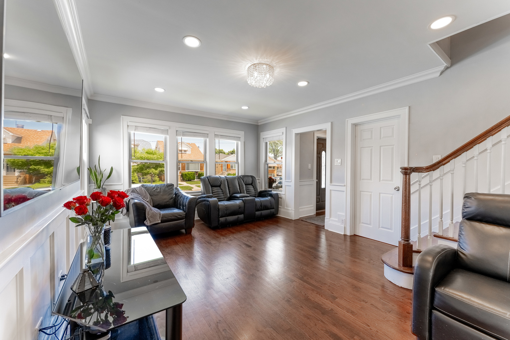 2610 North Major Avenue Chicago, IL 60639 - Photo 6 of 45 a living room with furniture flowerpot and wooden floor