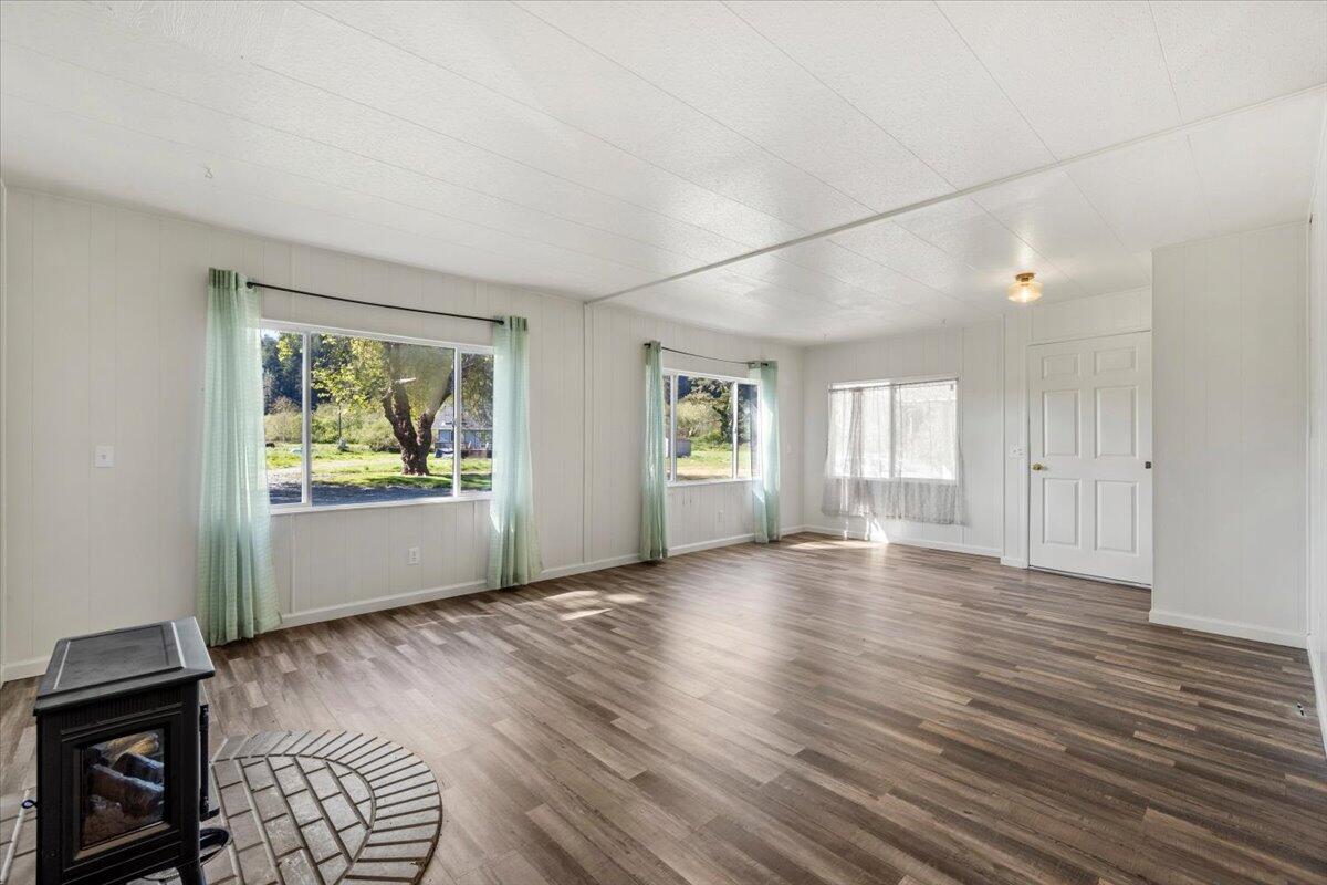 1194 Freshwater Road Eureka, CA 95503 - Photo 4 of 28