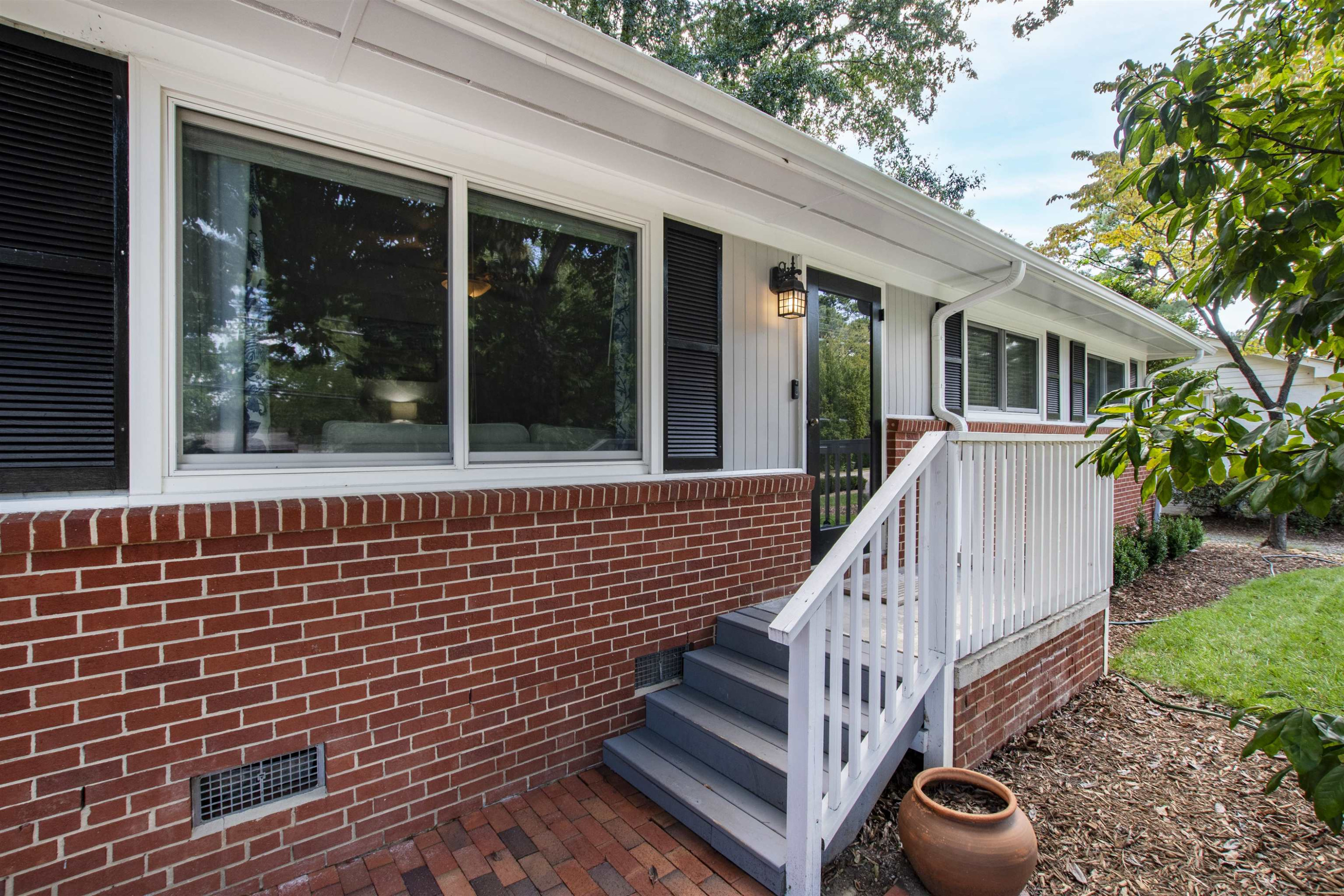516 East Millbrook Road Raleigh, NC 27609 - Photo 3 of 23 Photo 3