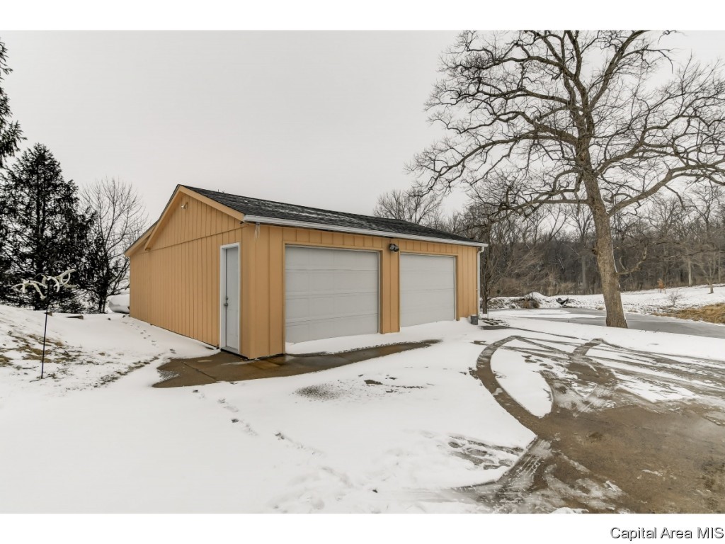 7939 Village Center Road Sherman, IL 62684 - Photo 4 of 26 Gallery Image 4
