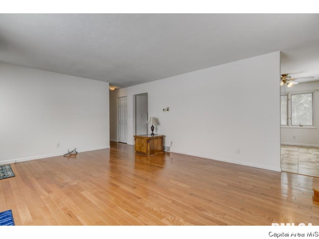 7939 Village Center Road Sherman, IL 62684 - Photo 7 of 26 Gallery Image 7