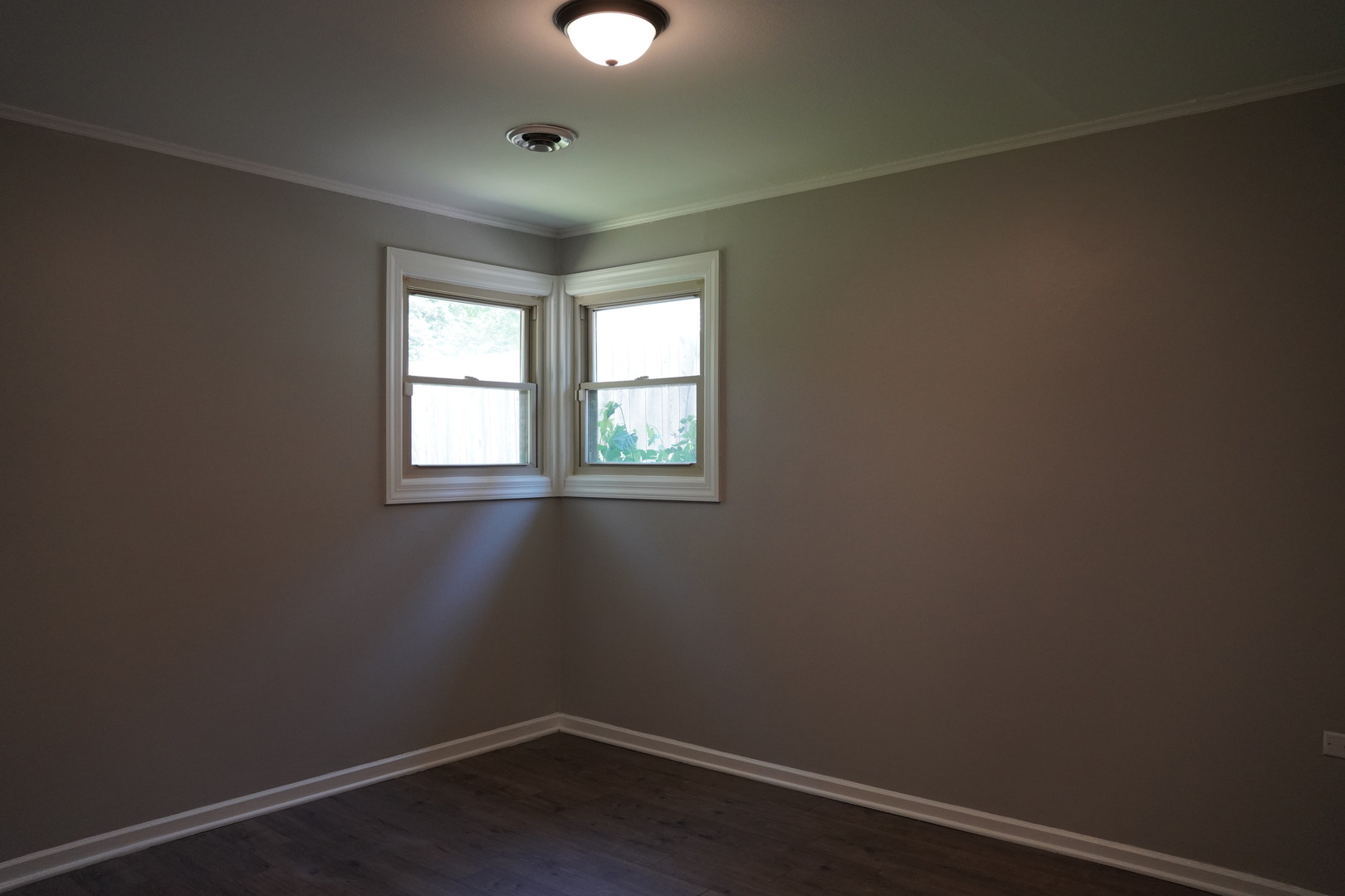 2460 Hawthorne Road Homewood, IL 60430 - Photo 6 of 11 an empty room with a window