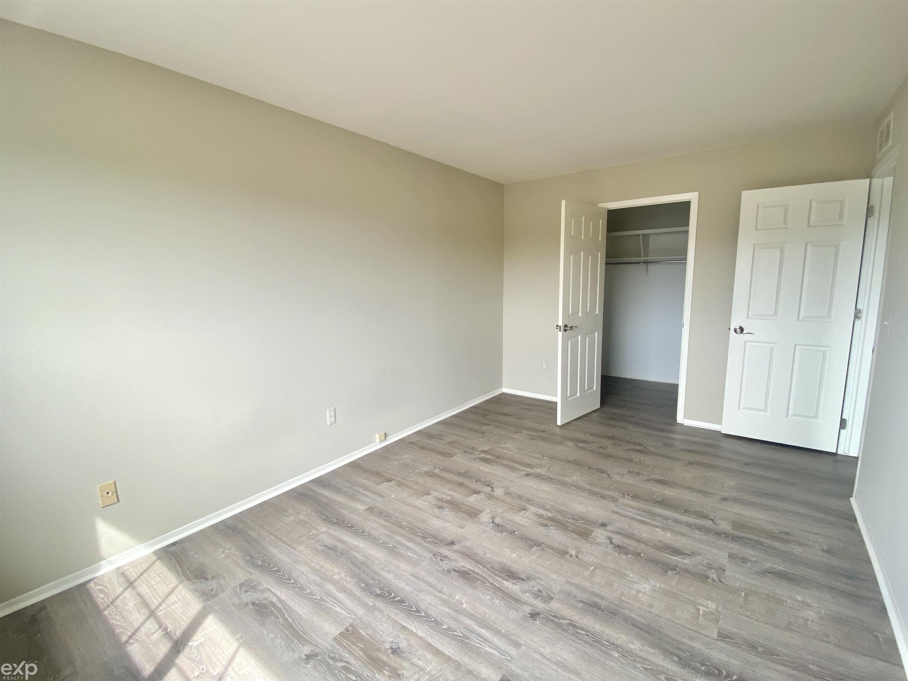 424 Baldwin Avenue Rochester, MI 48307 - Photo 13 of 15 50108540-12.JPG