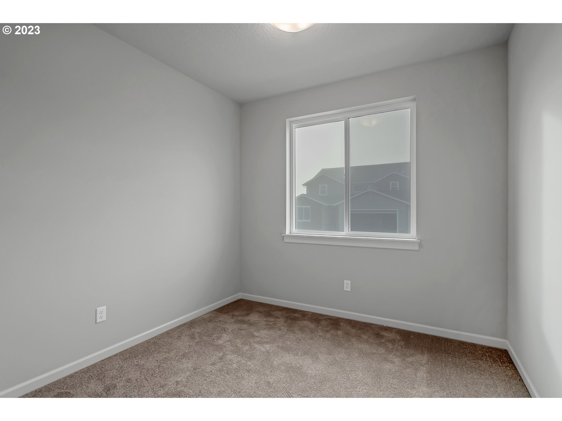 2818 South 6th Avenue Ridgefield, WA 98642 - Photo 16 of 33 an empty room with a window