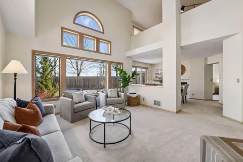 $459,900 | 15585 17th Place North, Plymouth, MN 55447
