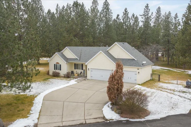$637,500 | 5885 Sandy Ct Way, Nine Mile Falls, WA 99026