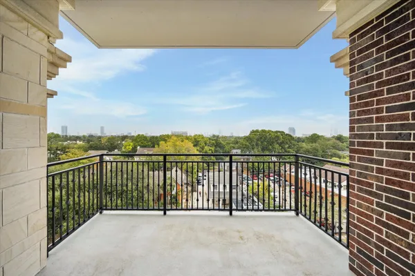 $10,014 | 1717 Bissonnet Street, Unit 1105, Houston, TX 77005