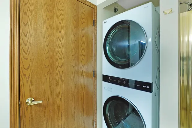 $289,900 | 17354 West Lincoln Avenue, New Berlin, WI 53146