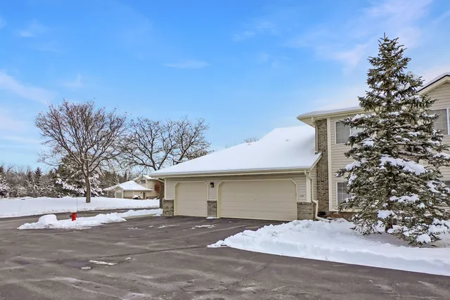 $289,900 | 17354 West Lincoln Avenue, New Berlin, WI 53146