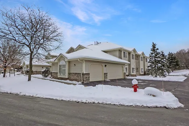 $289,900 | 17354 West Lincoln Avenue, New Berlin, WI 53146