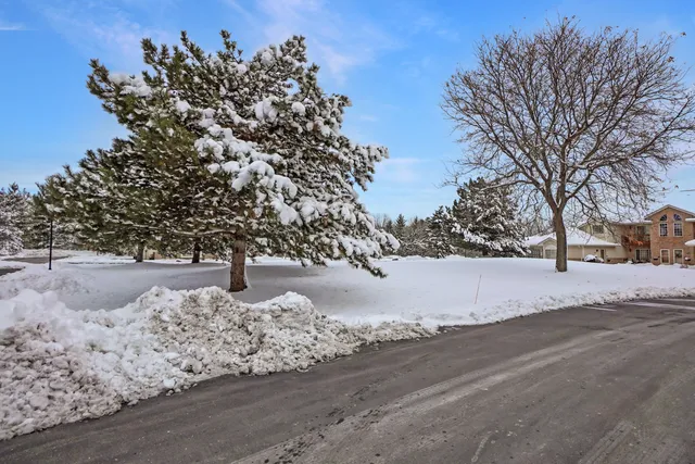 $289,900 | 17354 West Lincoln Avenue, New Berlin, WI 53146