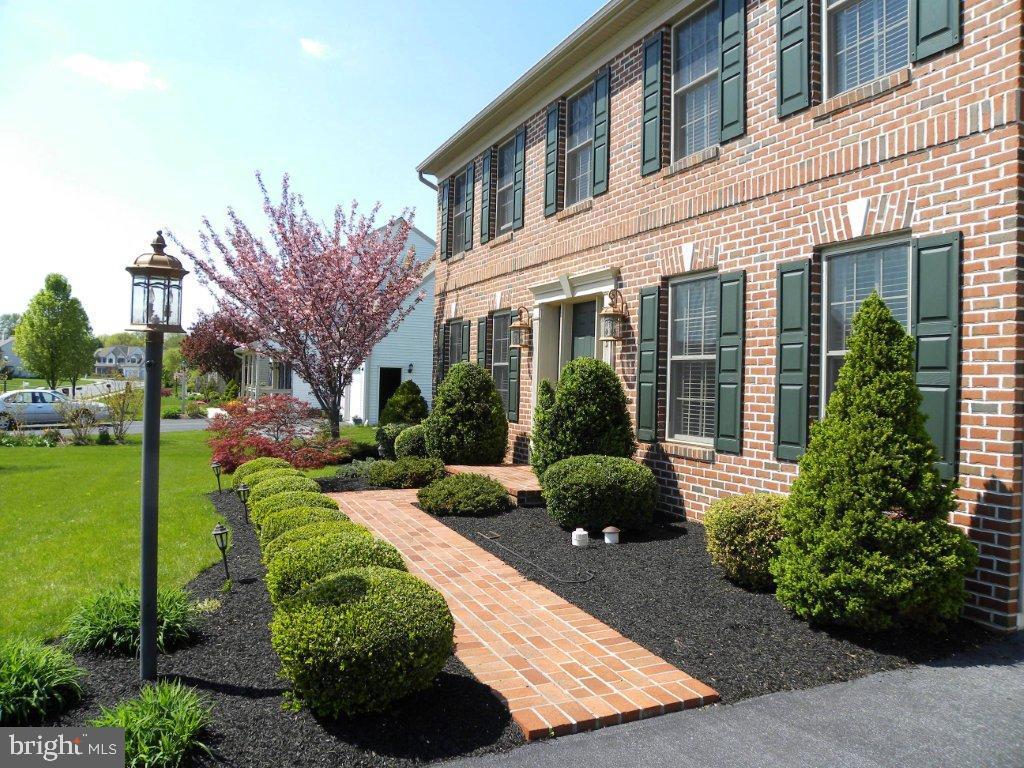 433 Wagonwheel Road Lititz, PA 17543 - Photo 2 of 23 Gallery Image 2