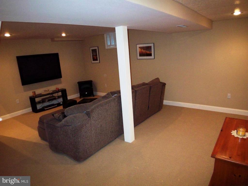 433 Wagonwheel Road Lititz, PA 17543 - Photo 13 of 23 Gallery Image 13