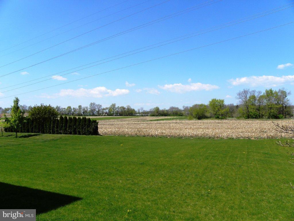 433 Wagonwheel Road Lititz, PA 17543 - Photo 3 of 23 Gallery Image 3