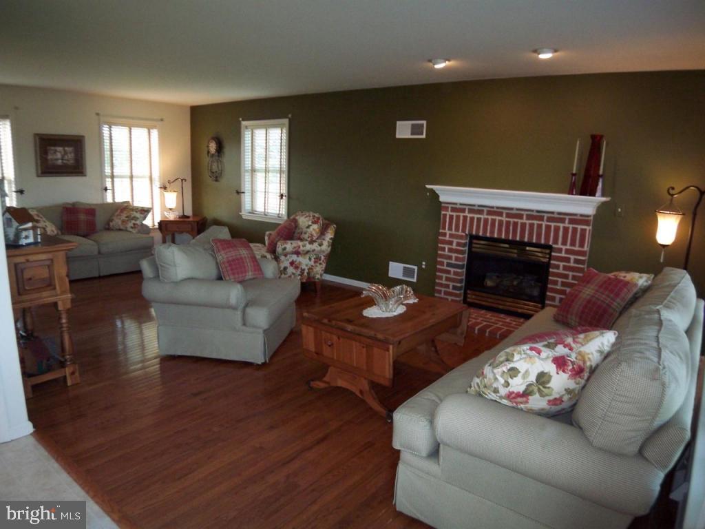 433 Wagonwheel Road Lititz, PA 17543 - Photo 6 of 23 Gallery Image 6
