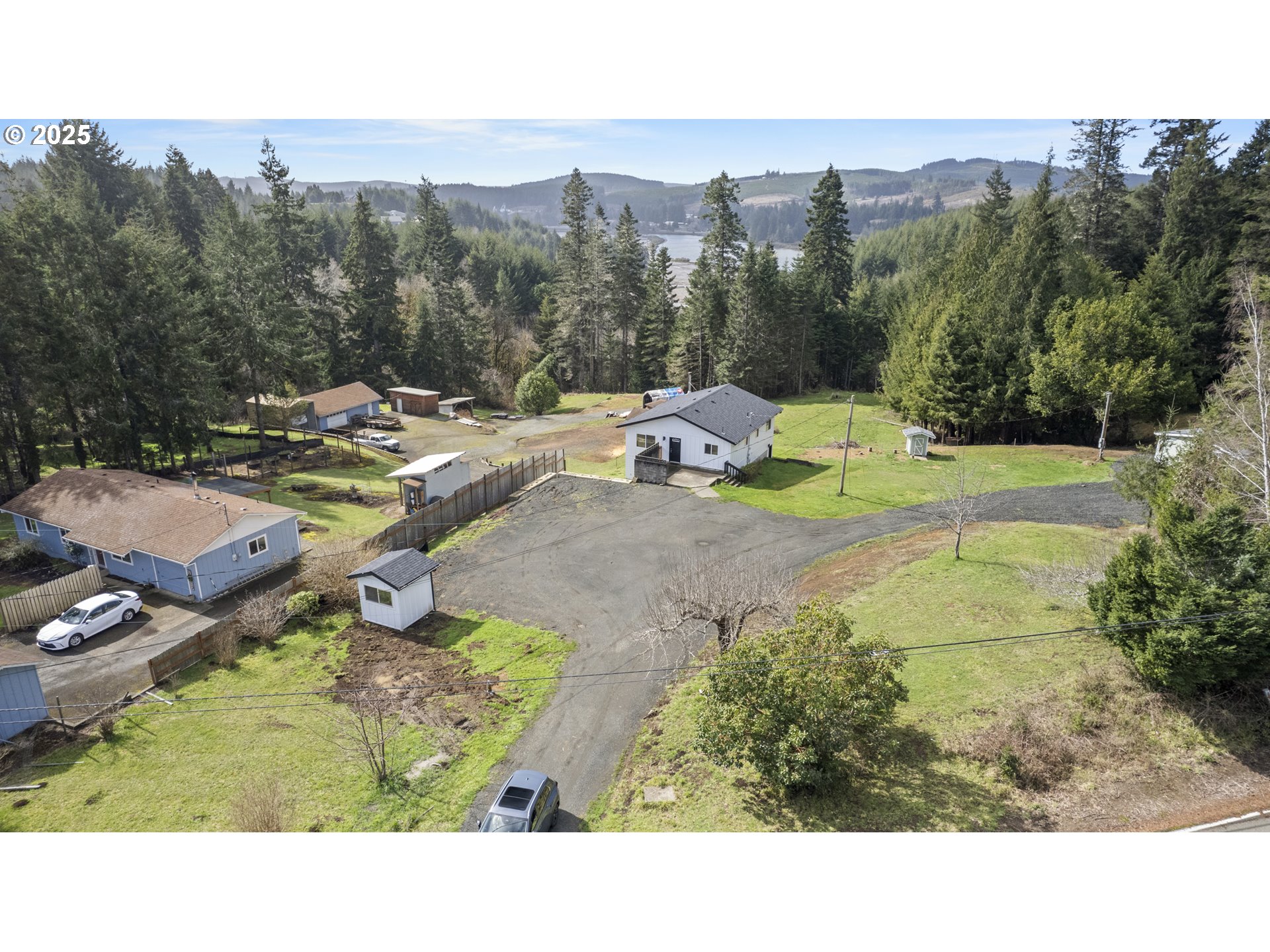 61910 Olive Barber Road Coos Bay, OR 97420 - Photo 10 of 11 Gallery Image 10