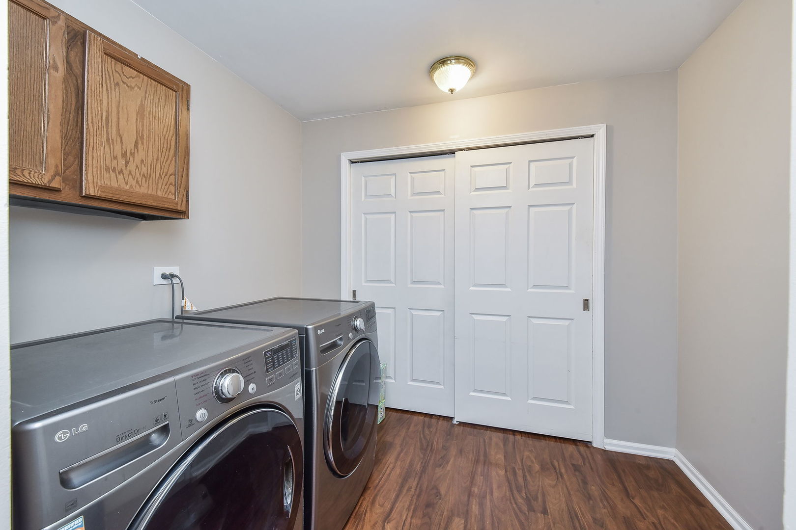 3136 Quincy Lane Aurora, IL 60504 - Photo 12 of 23 a utility room with dryer and washer