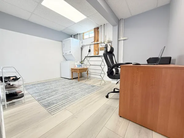 $260,000 | 32 Kimball Place, Claremont, NH 03743