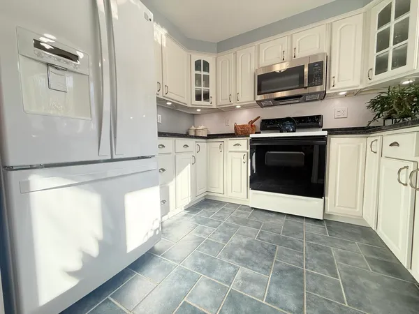 $260,000 | 32 Kimball Place, Claremont, NH 03743