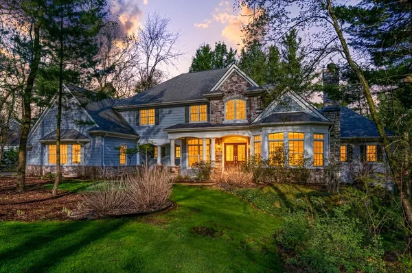 $1,050,000 | 8184 Barony Point, Mattawan, MI 49071