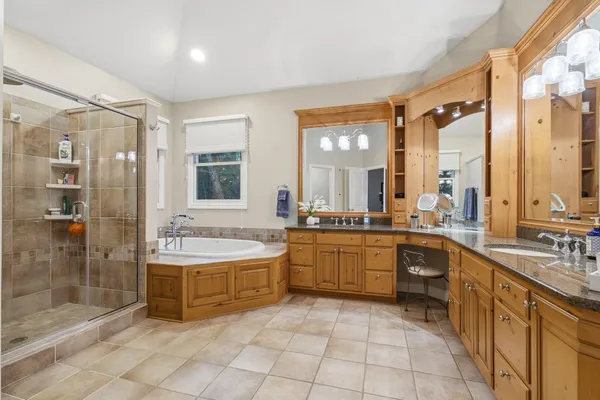$1,050,000 | 8184 Barony Point, Mattawan, MI 49071