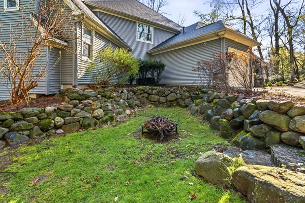 $1,050,000 | 8184 Barony Point, Mattawan, MI 49071