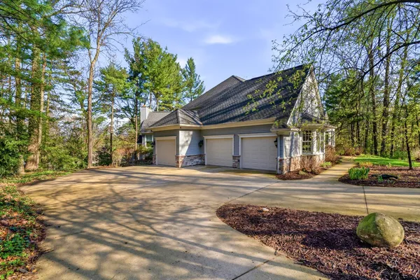 $1,050,000 | 8184 Barony Point, Mattawan, MI 49071