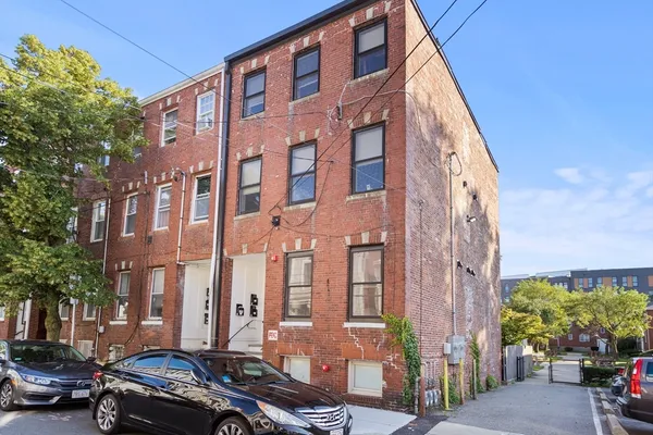 $1,999,000 | 211 West 9th Street, Boston, MA 02127