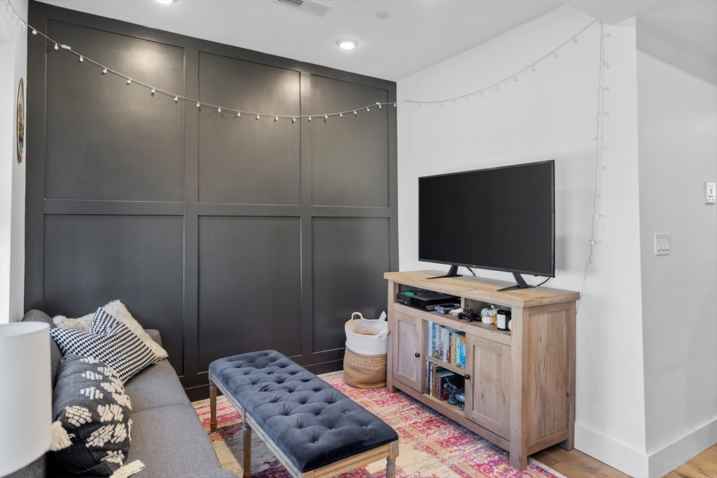 211 West 9th Street Boston, MA 02127 - Photo 11 of 26