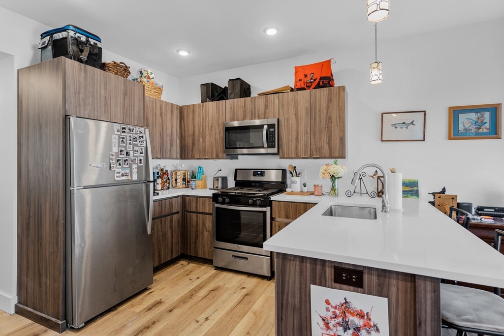 211 West 9th Street Boston, MA 02127 - Photo 9 of 26