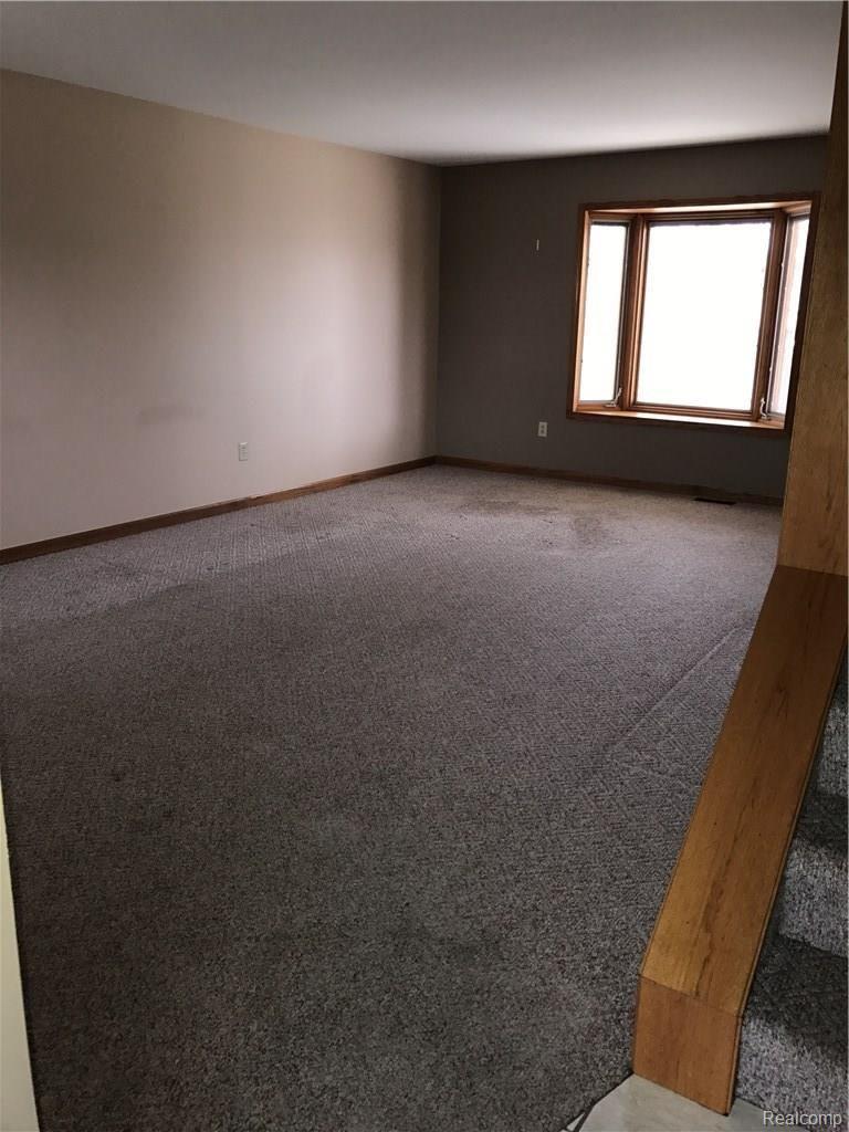 45122 Lemont Road Canton, MI 48187 - Photo 7 of 41 Livingroom