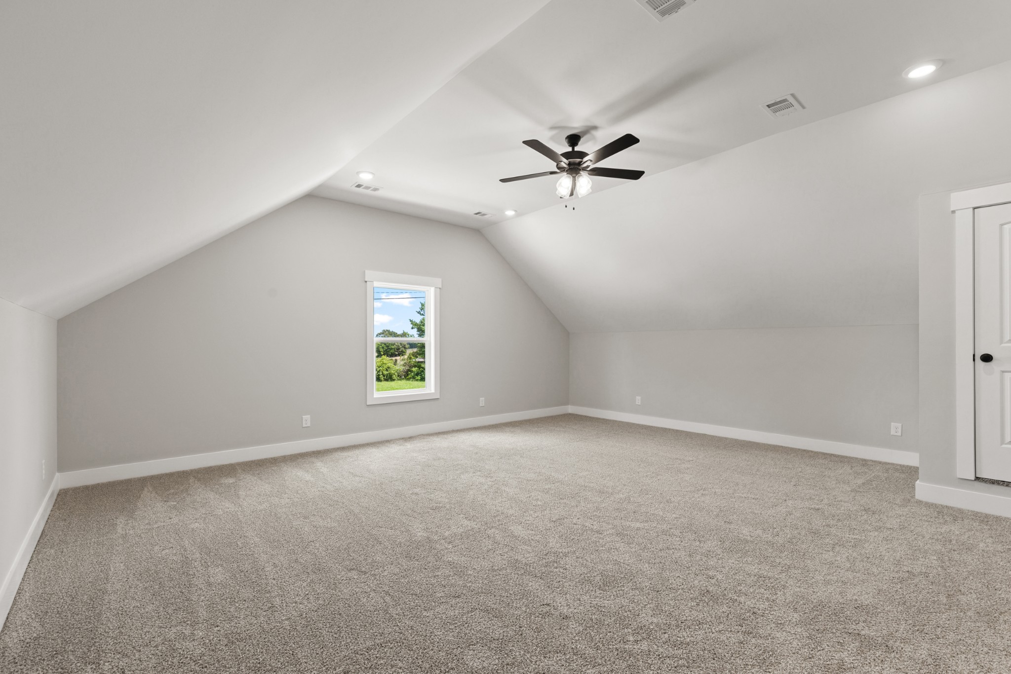 5638 Borthick Road Springfield, TN 37172 - Photo 32 of 43 a view of room with a ceiling fan and window
