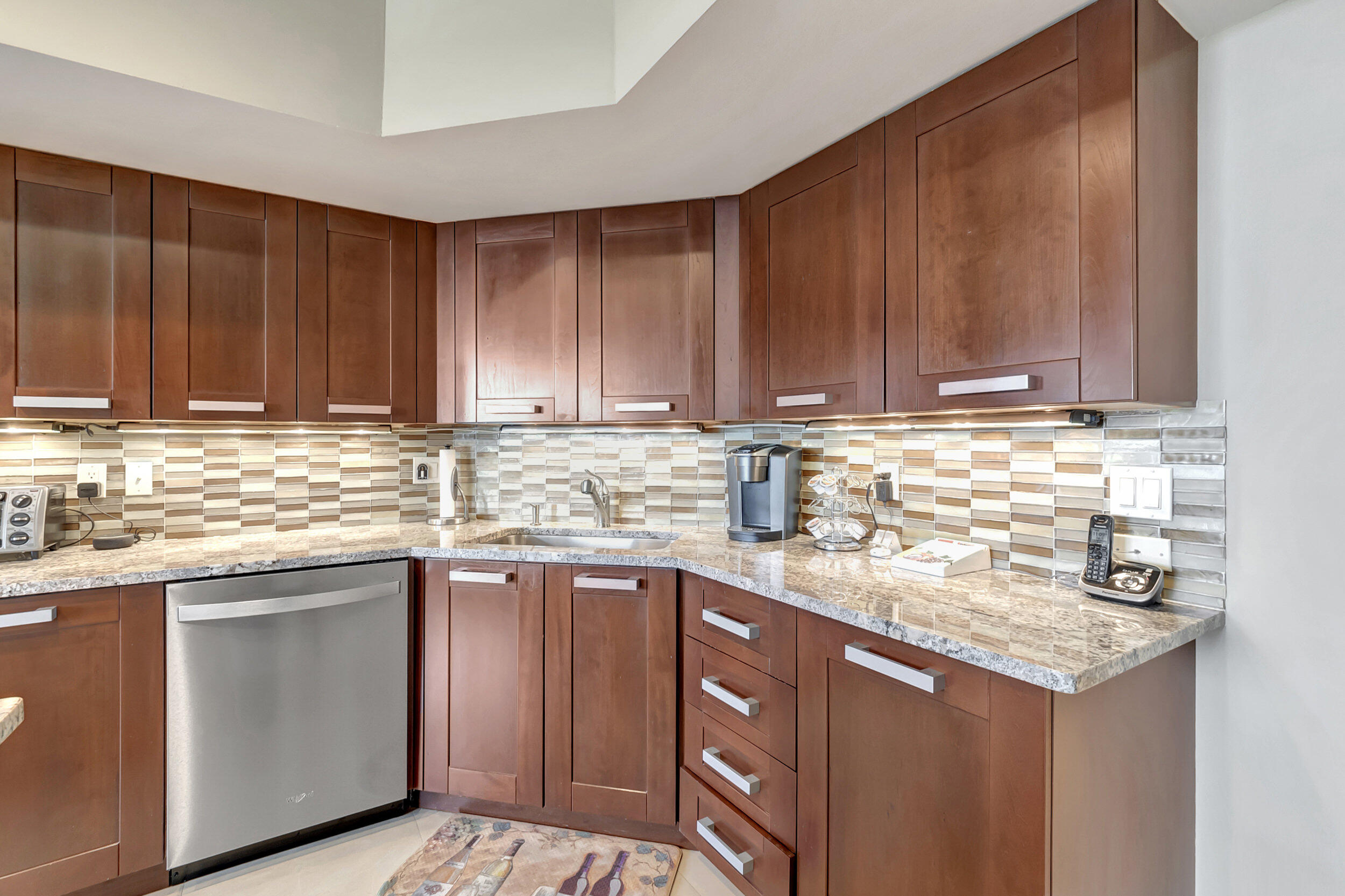 7575 Imperial Drive, Unit 802 Boca Raton, FL 33433 - Photo 22 of 43 kitchen