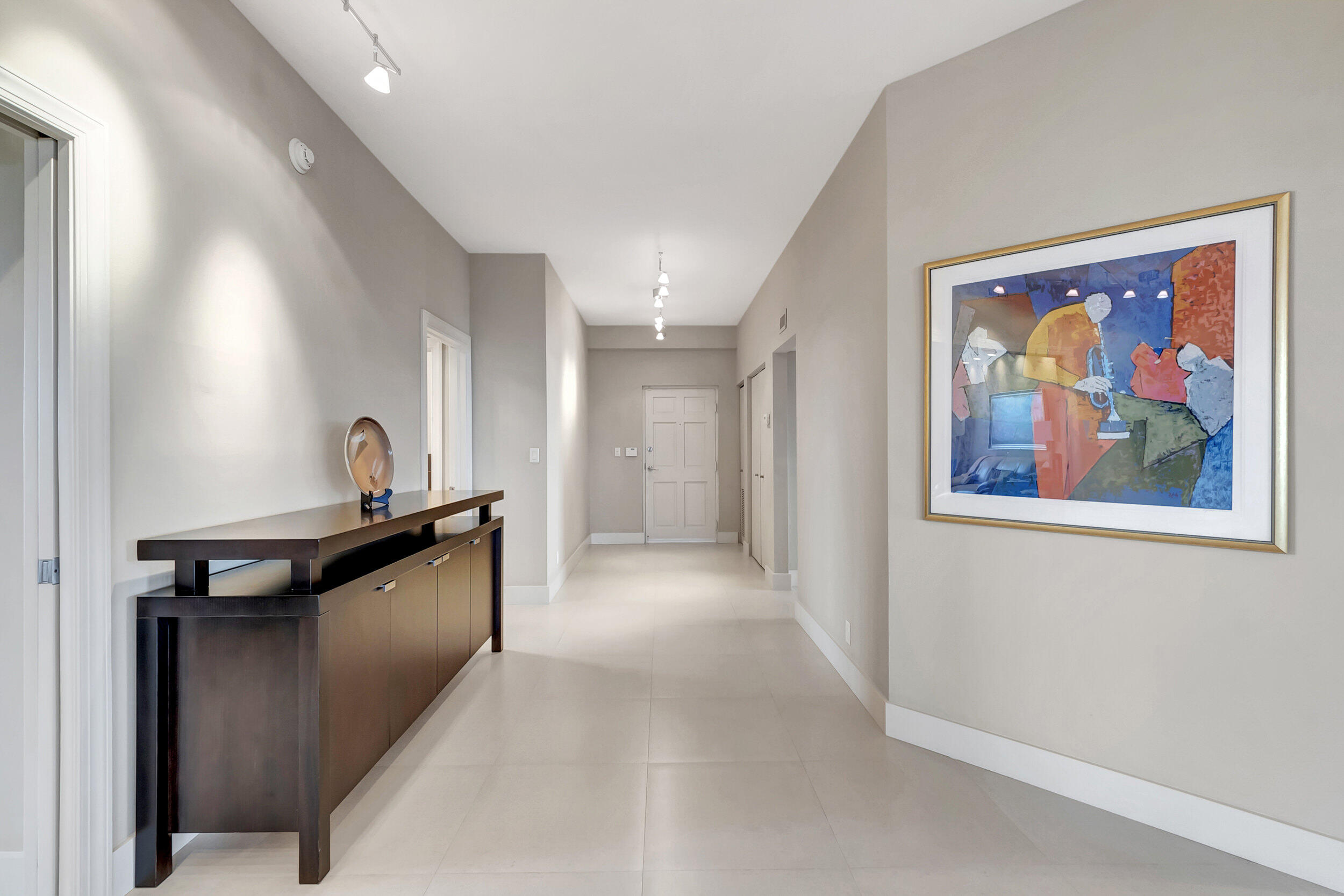 7575 Imperial Drive, Unit 802 Boca Raton, FL 33433 - Photo 5 of 43 foyer