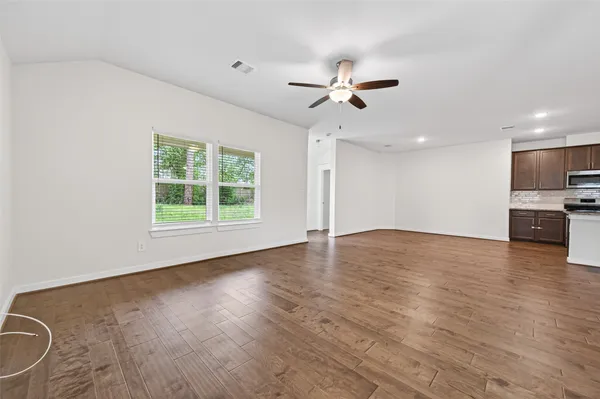 $1,895 | 12116 Brazos Drive, Willis, TX 77378