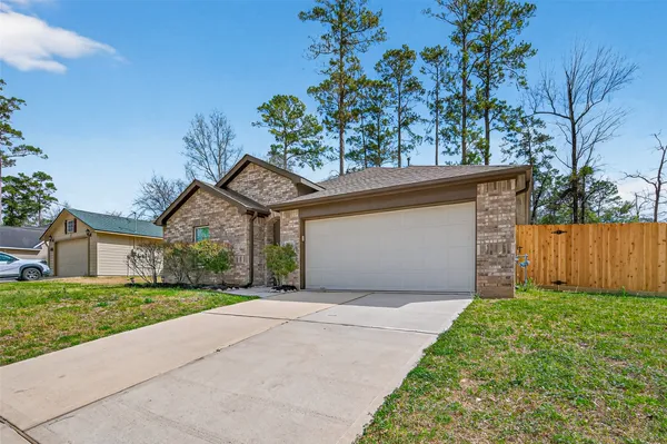 $1,895 | 12116 Brazos Drive, Willis, TX 77378