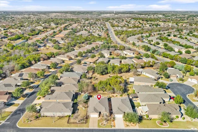 $417,500 | 208 Bear Creek Lane, Georgetown, TX 78633