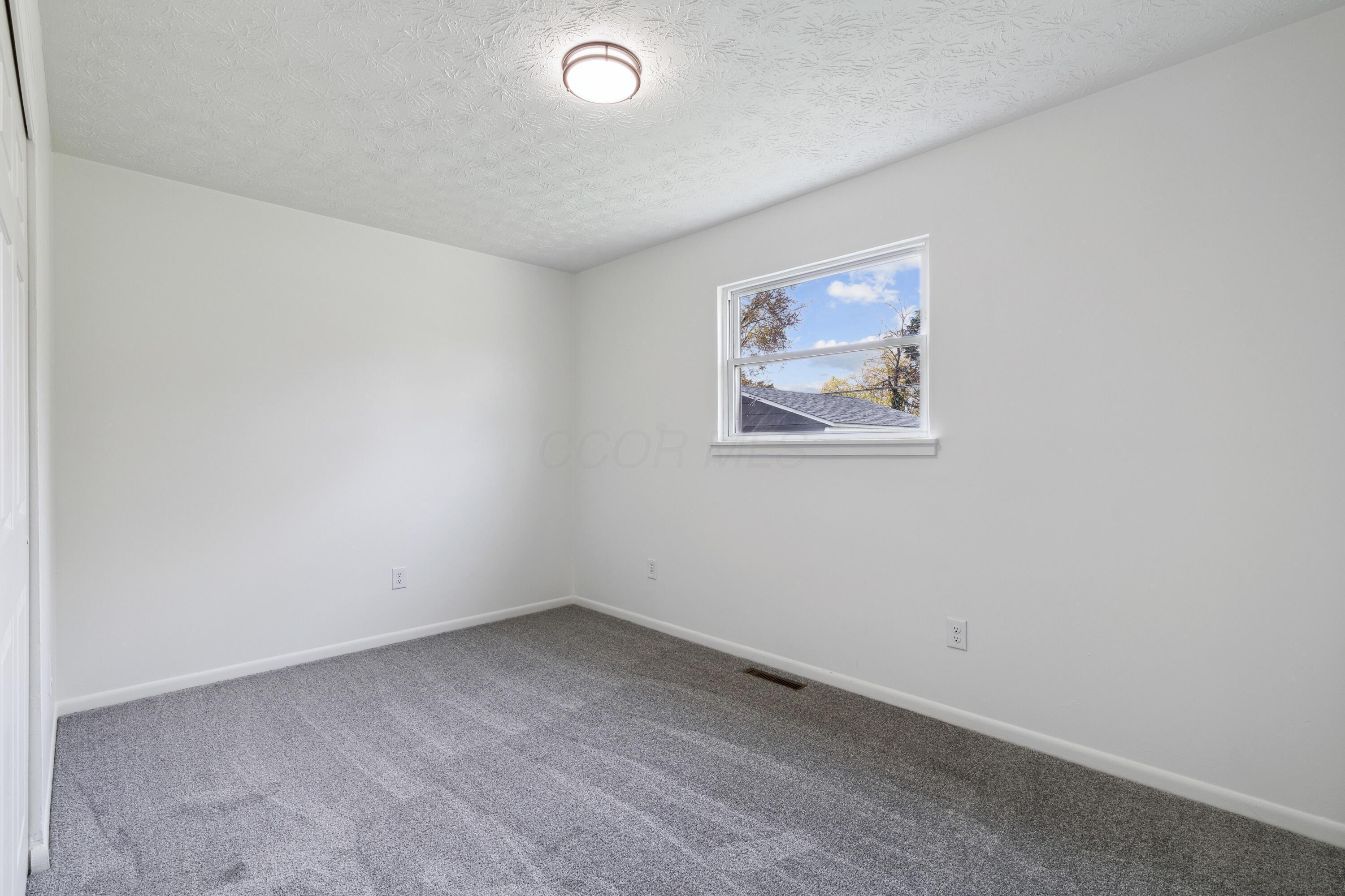 3011 Reynard Road Columbus, OH 43232 - Photo 11 of 18 dsc00843